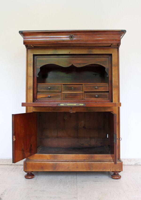 Secrétaire Louis Philippe en noyer.