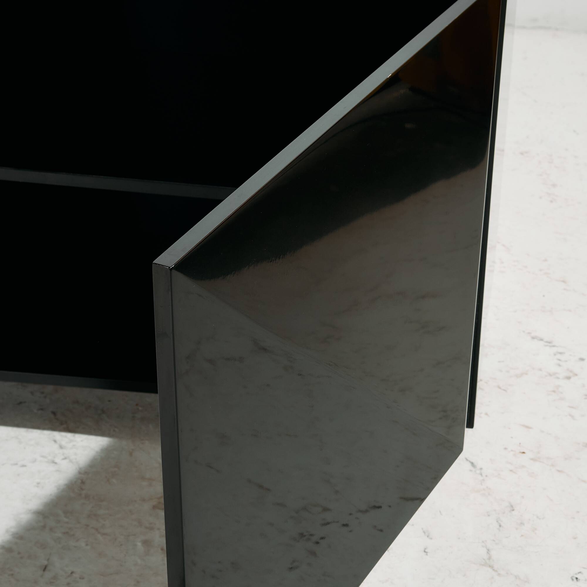 MK10909 High-gloss sideboard