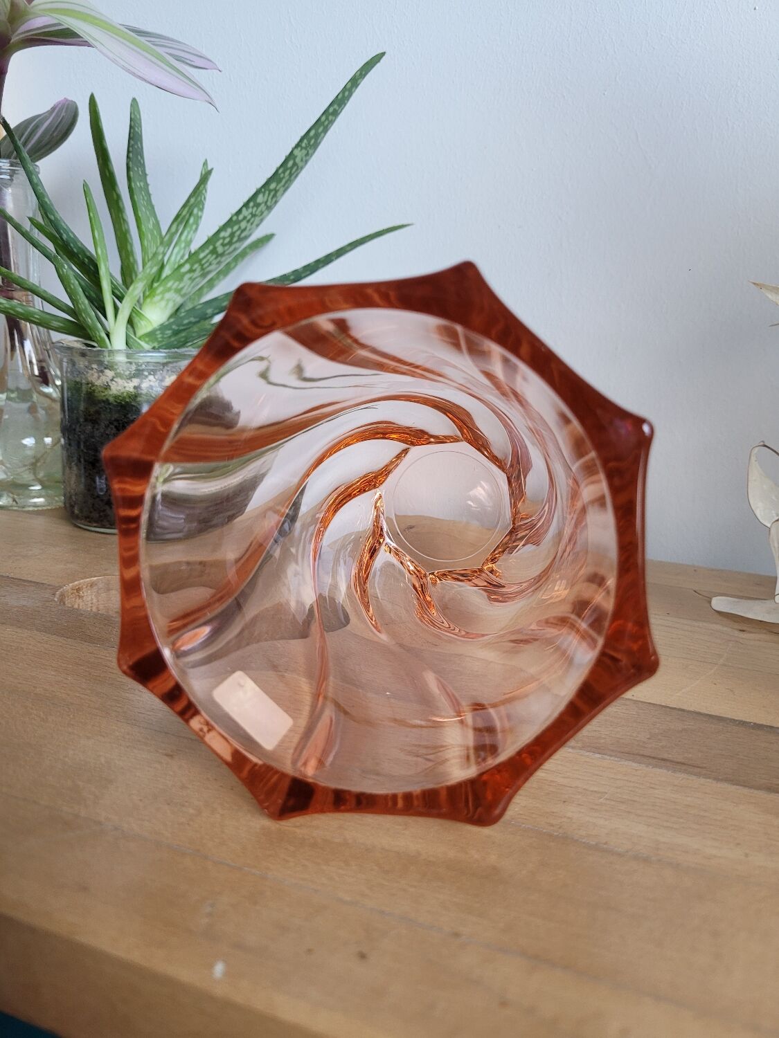 Luminarc tourbillon vase in pink glass