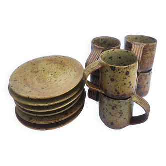 Cups + sandstone saucer by Puisaye Gaudry