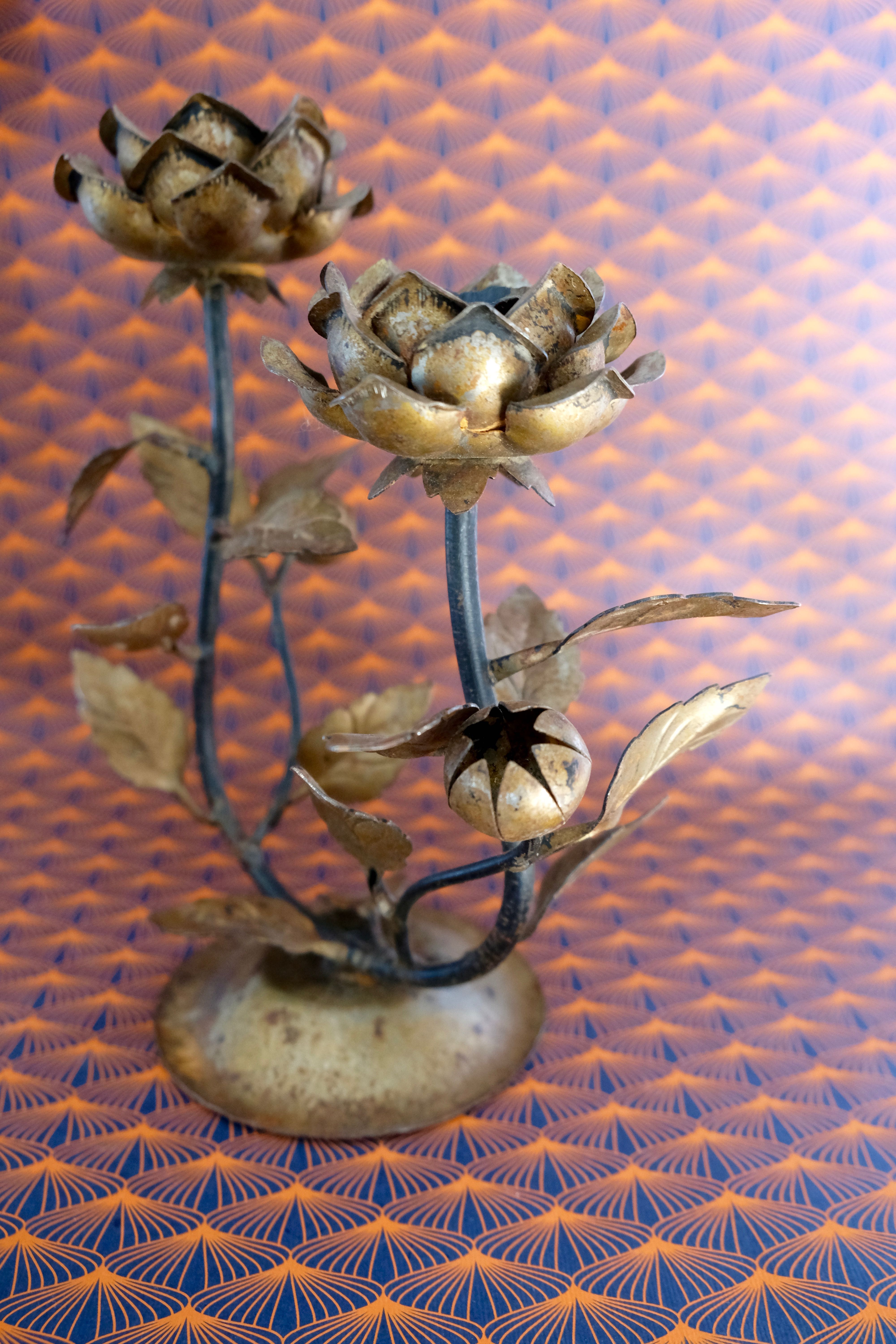Hollywood Regency two-flowered metal candle, made in Italy