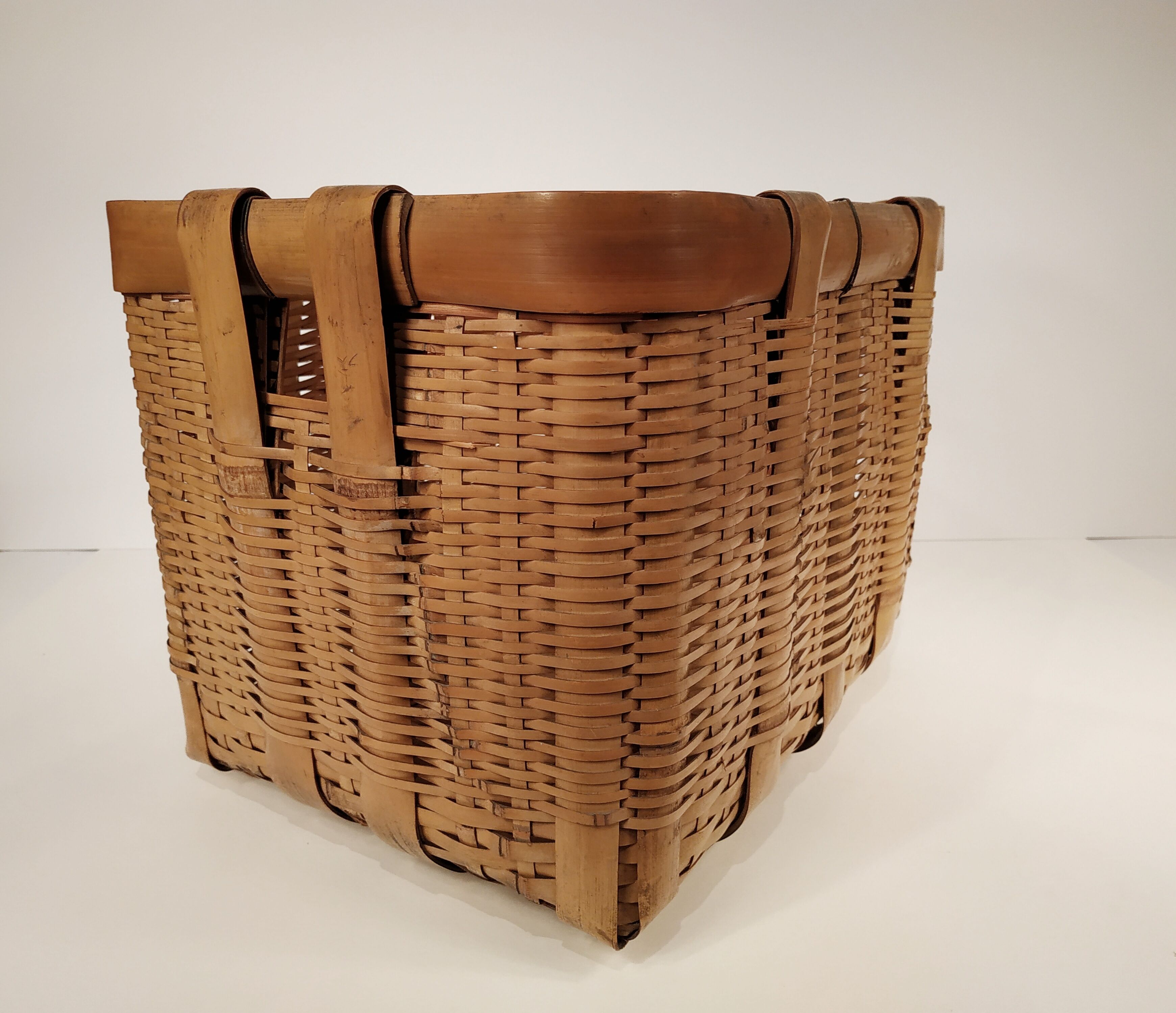 Very bamboo basket - 1900 era