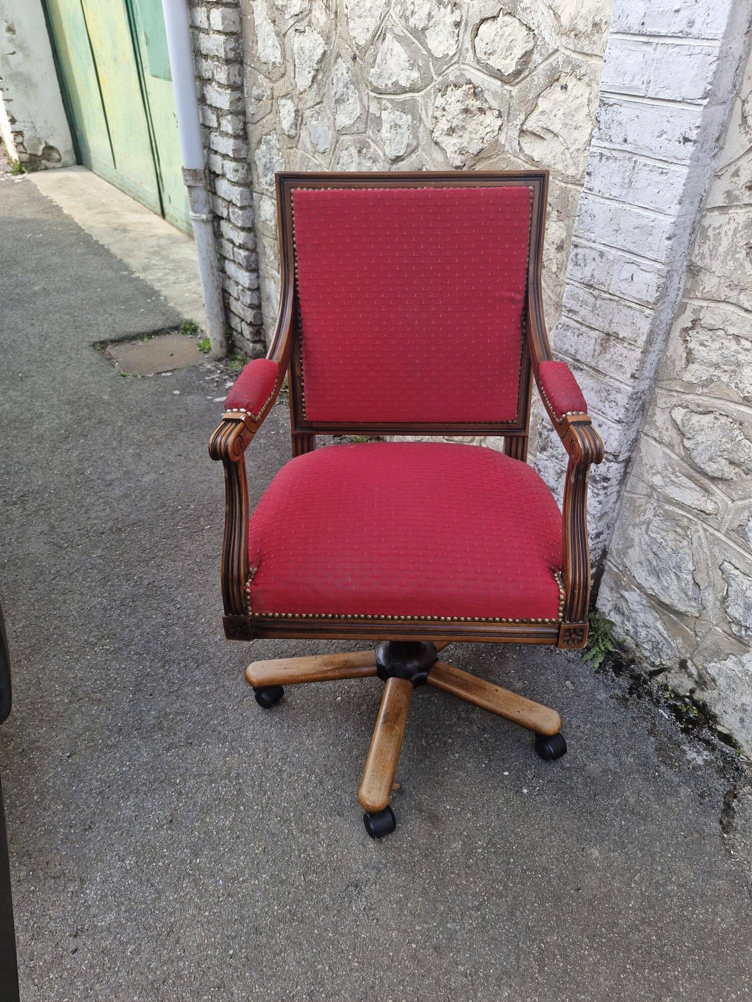 Swivel chair