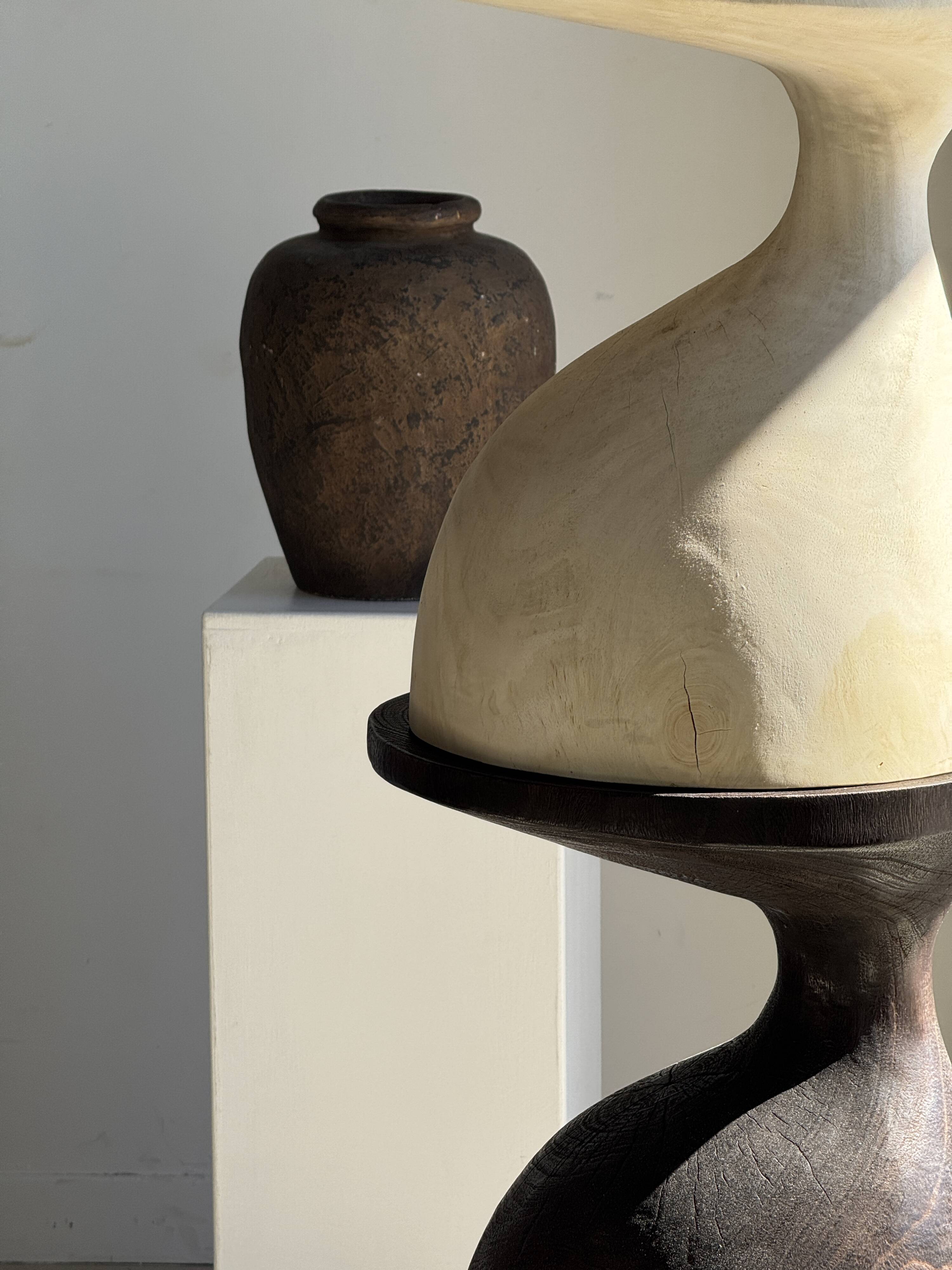 Sexy Neck - Solid wood (monoxyle) brown side table