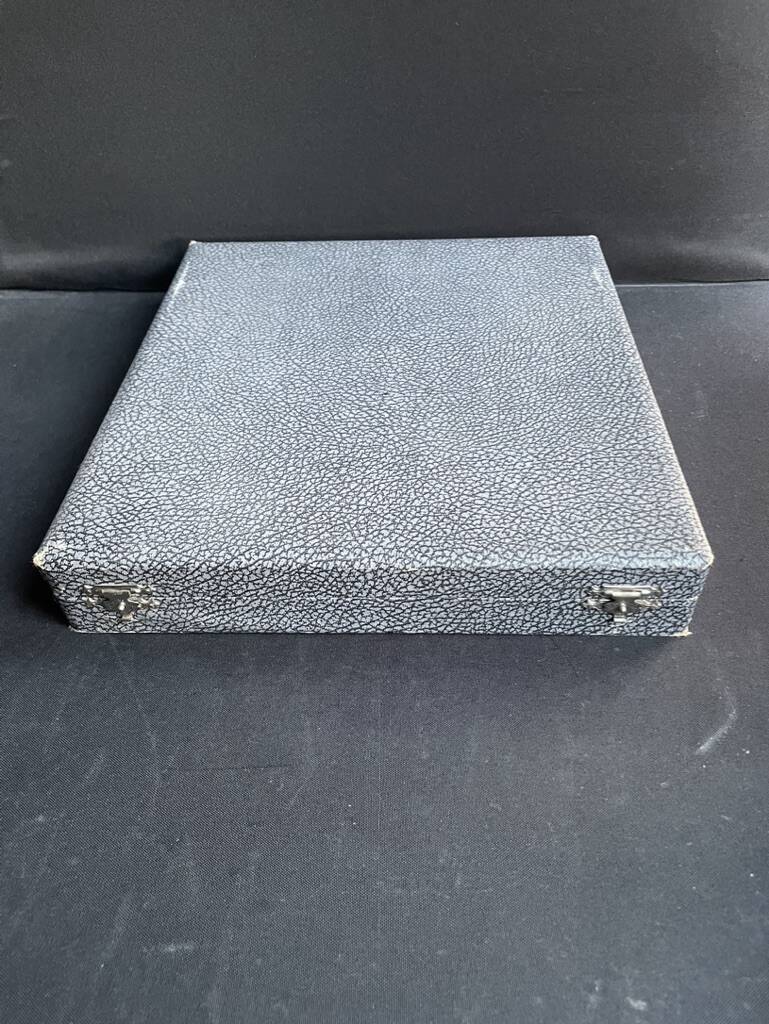 Box of 12 large and 12 small horn handle knives – Art Deco