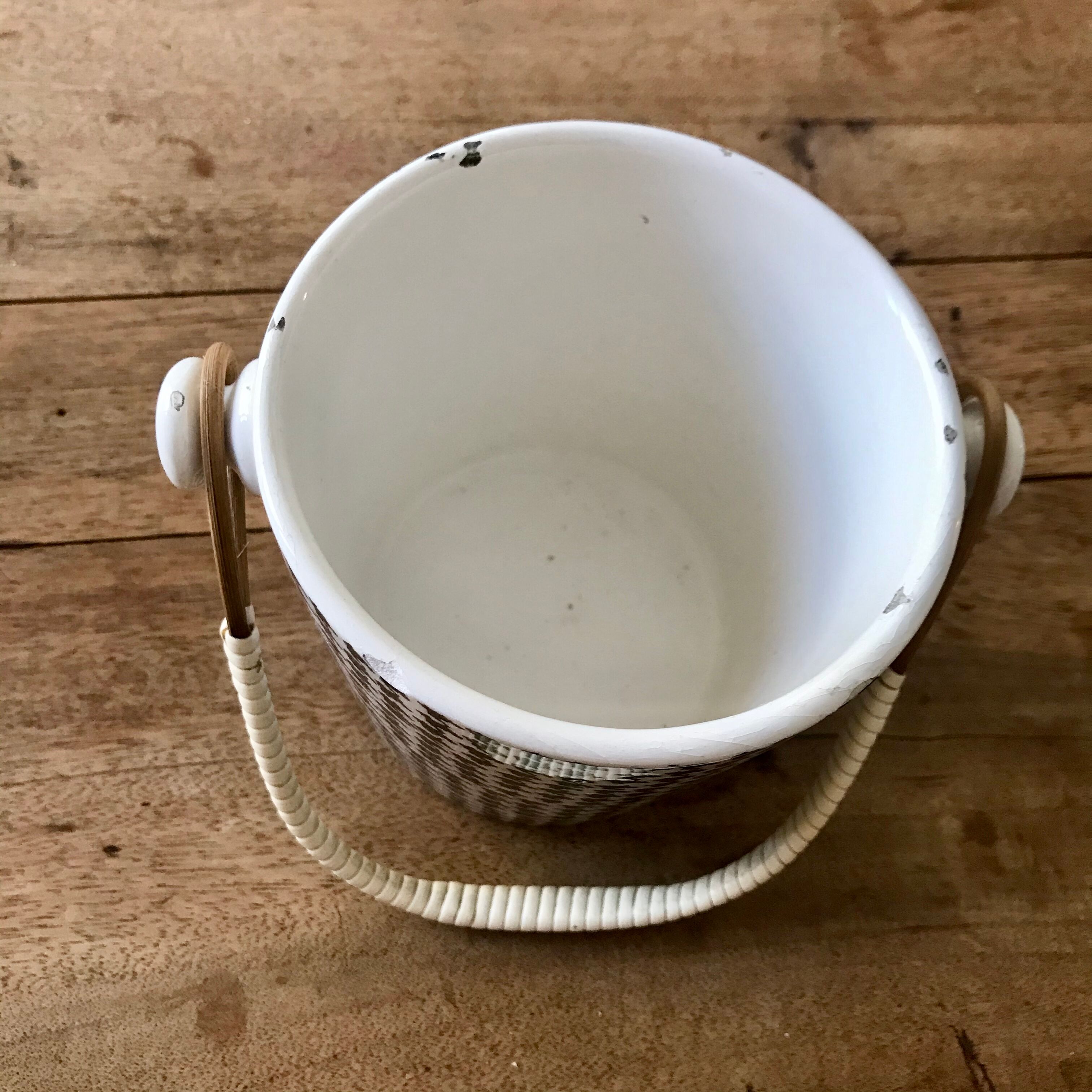 Bucket and ice plate