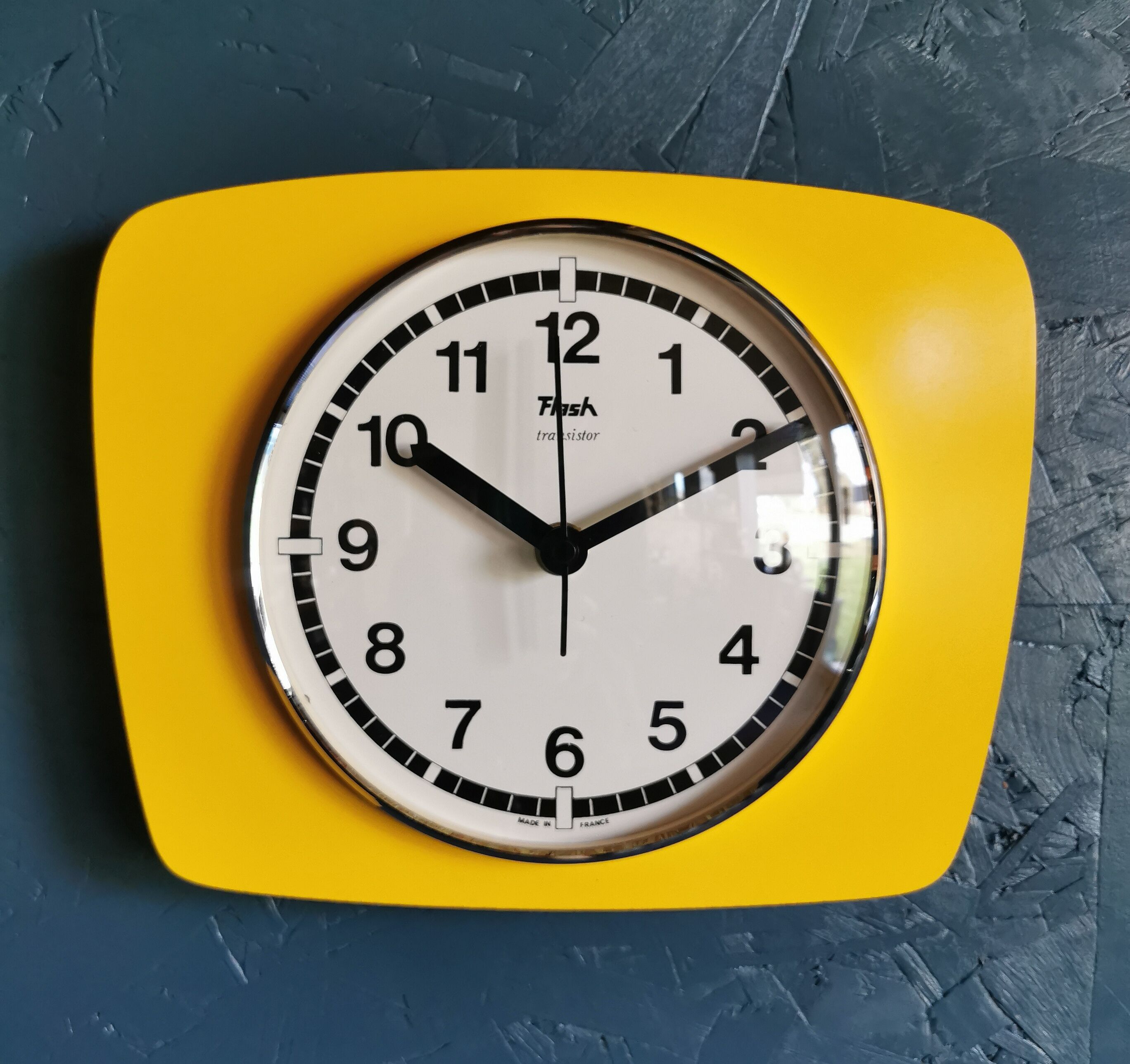 Vintage clock silent rectangular wall clock "Yellow Flash"