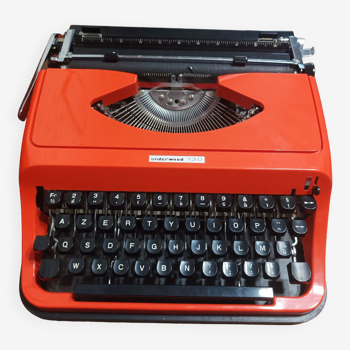 Underwood 130 Like New typewriter