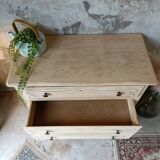 Wooden chest of drawers
