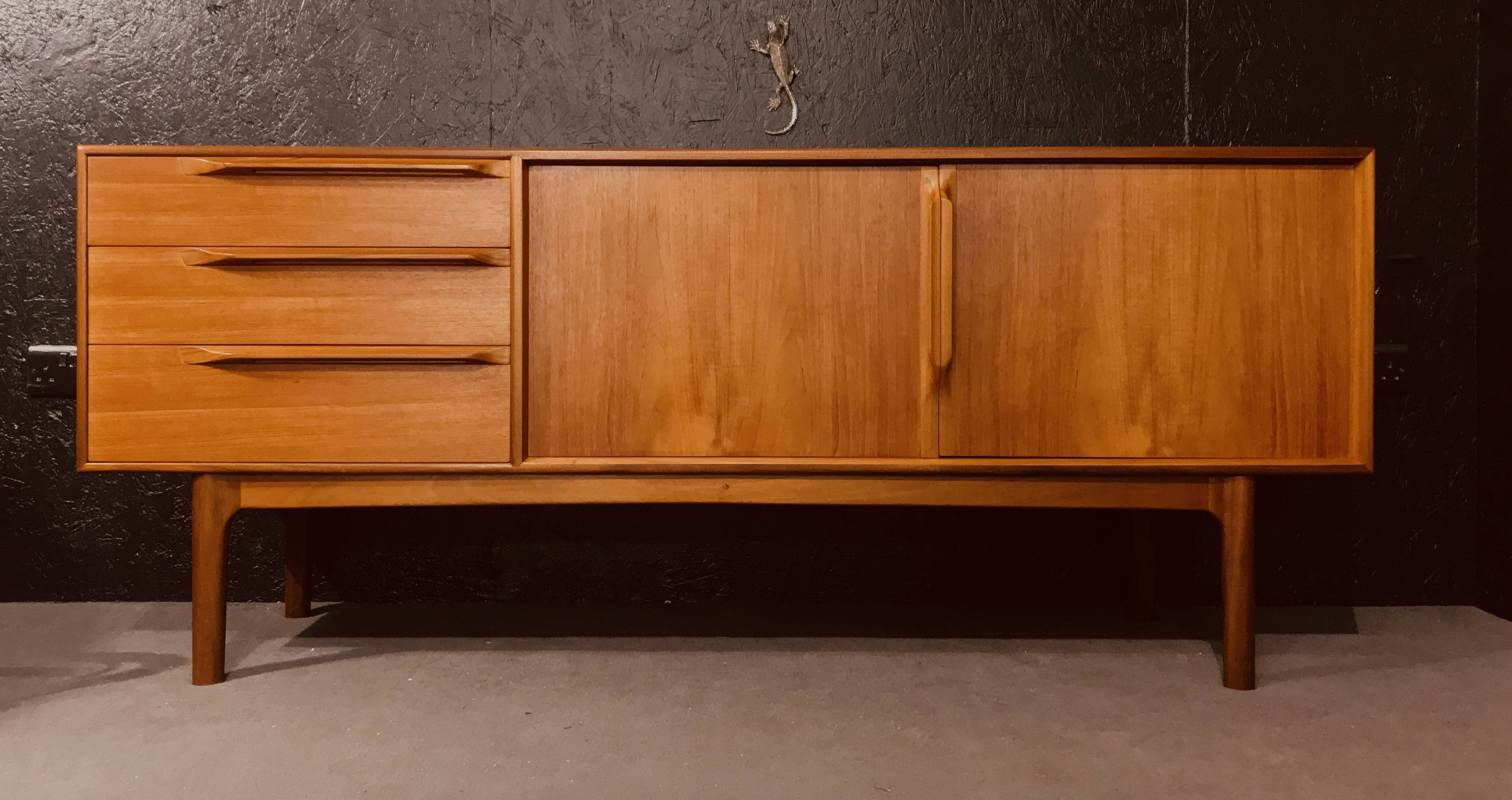 Enfilade en teck de McIntosh, collection Eden