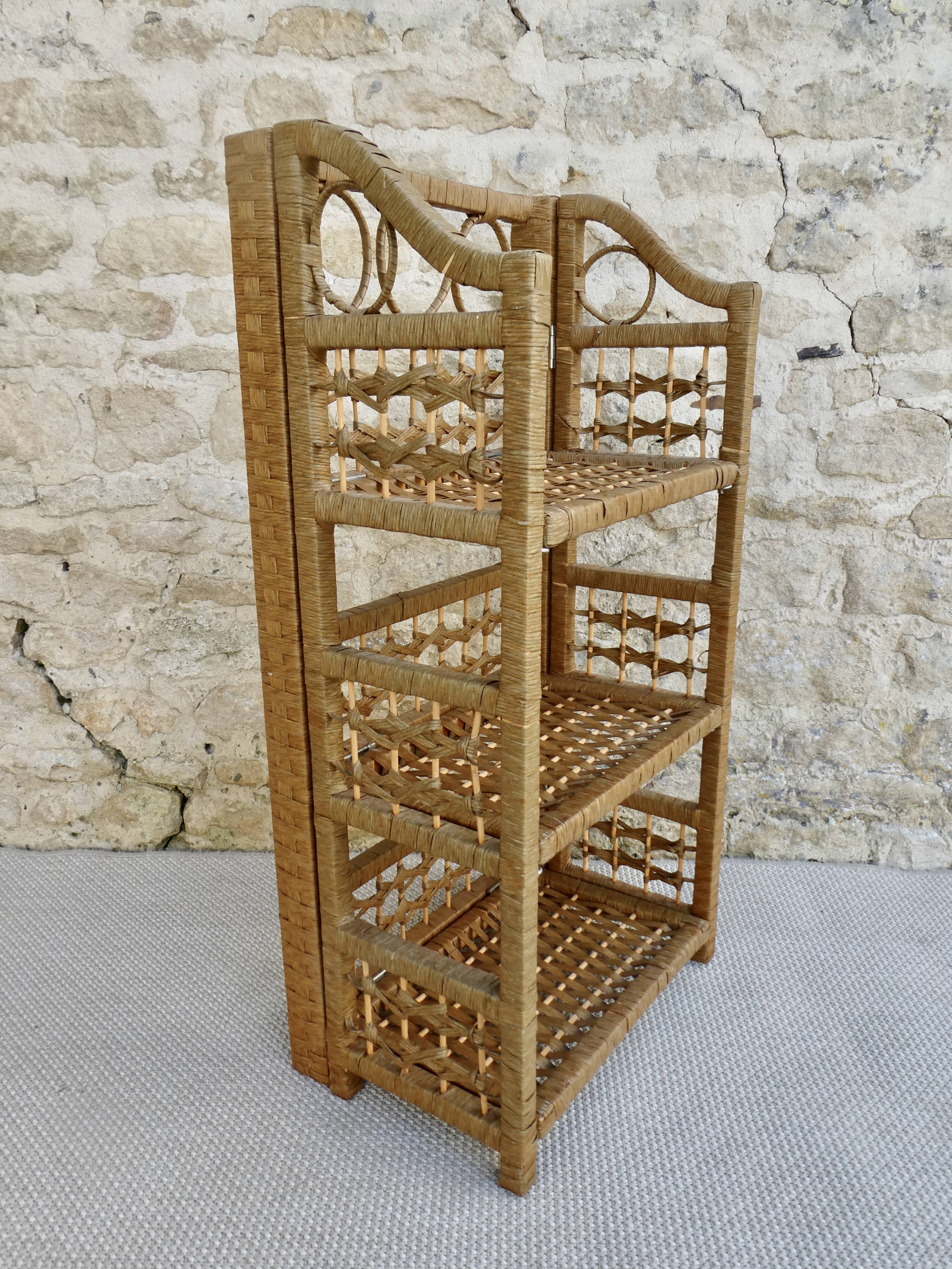 Folding shelf in wood and raffia