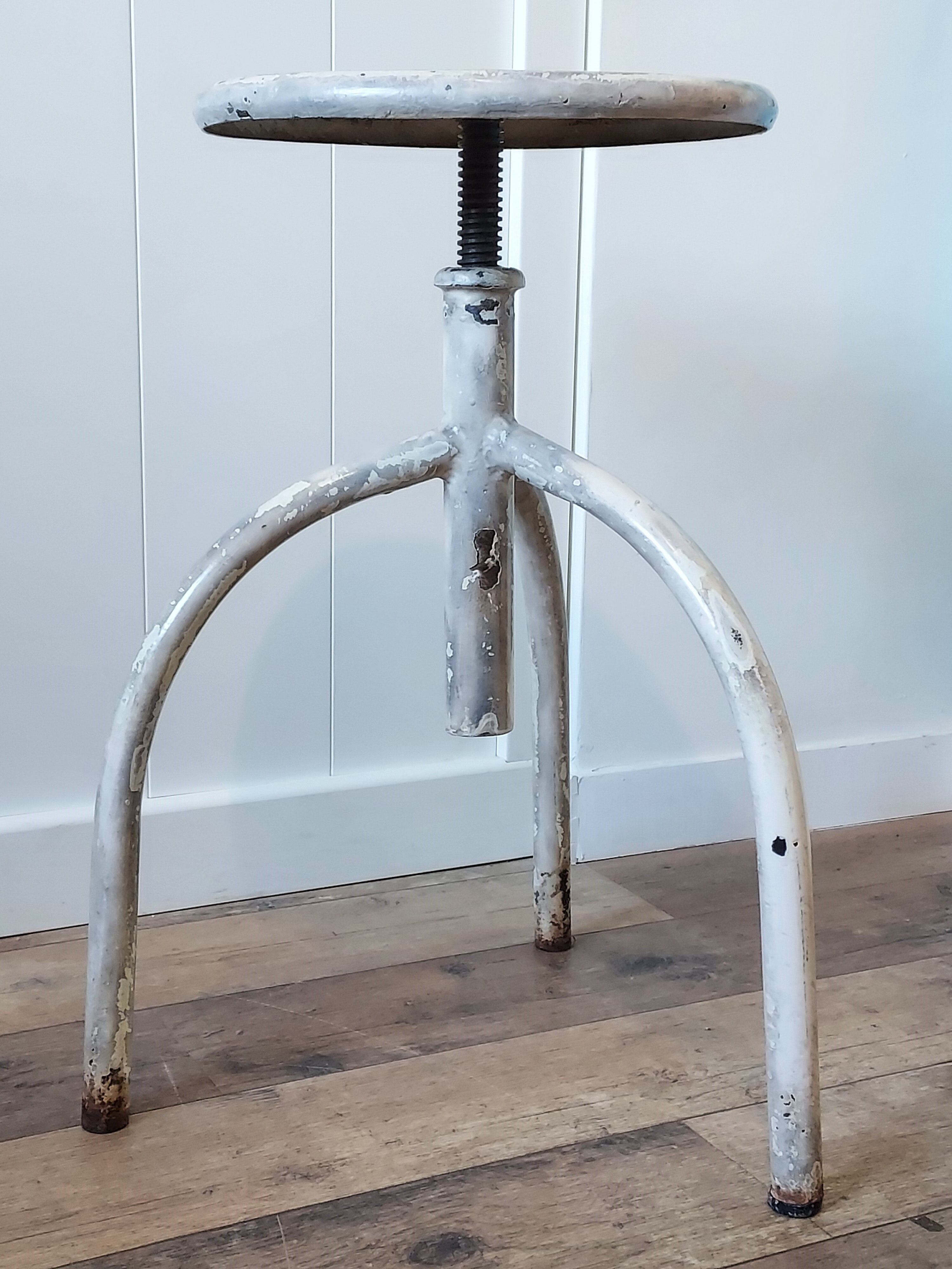 Industrial screw stool