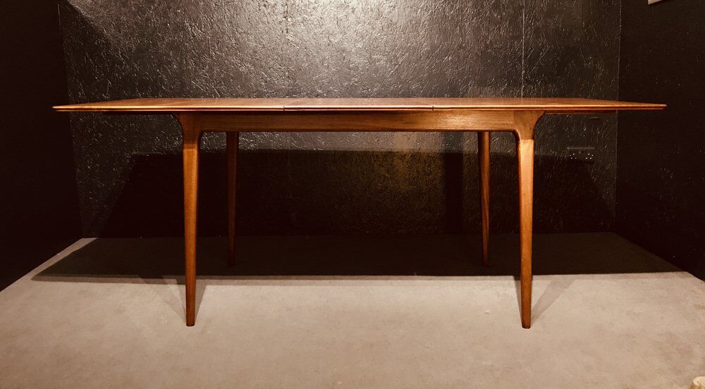 Extendable dining room table model t2 mid-century teak by Tom Robertson for McIntosh 1960s