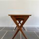 Table d’appoint moderniste bois exotique