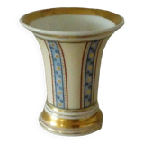 Vase with violets in Paris porcelain late 19th century