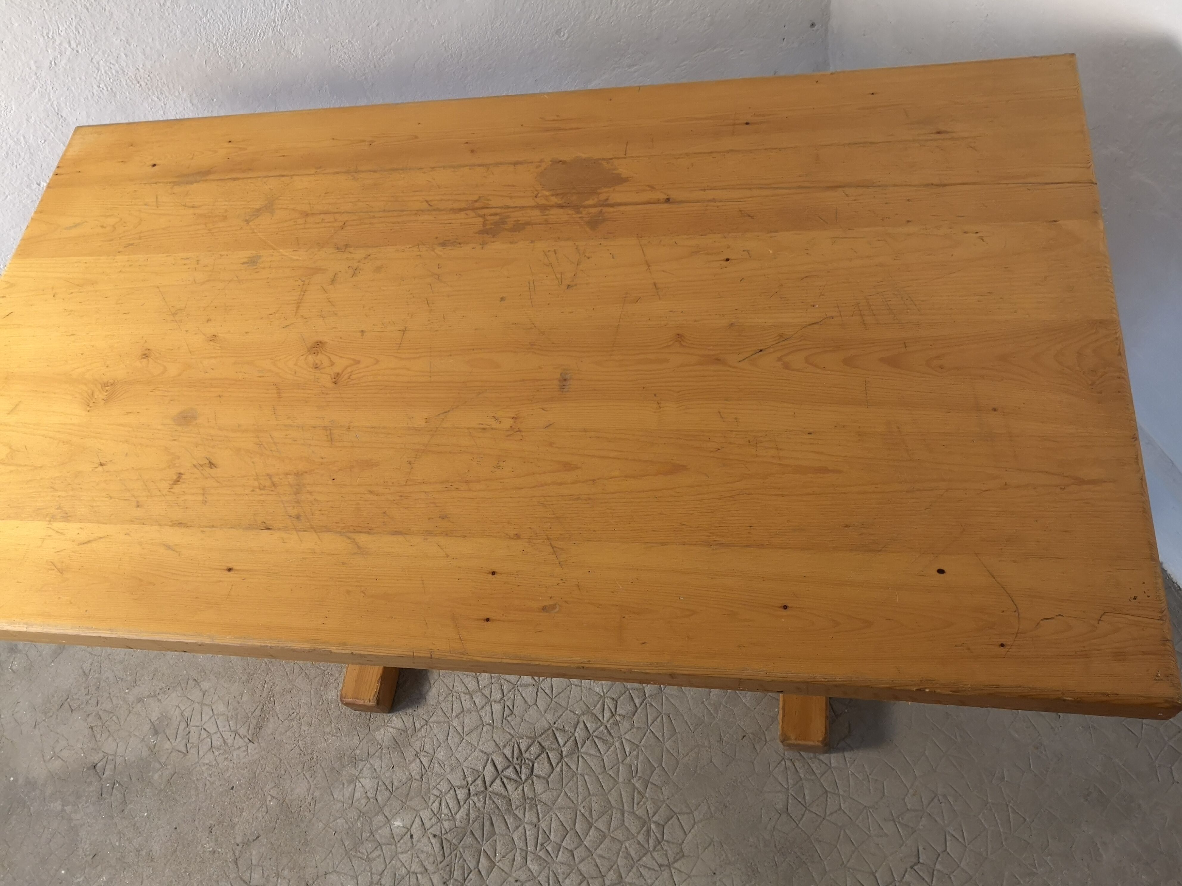 Table Charlotte Perriand les Arcs