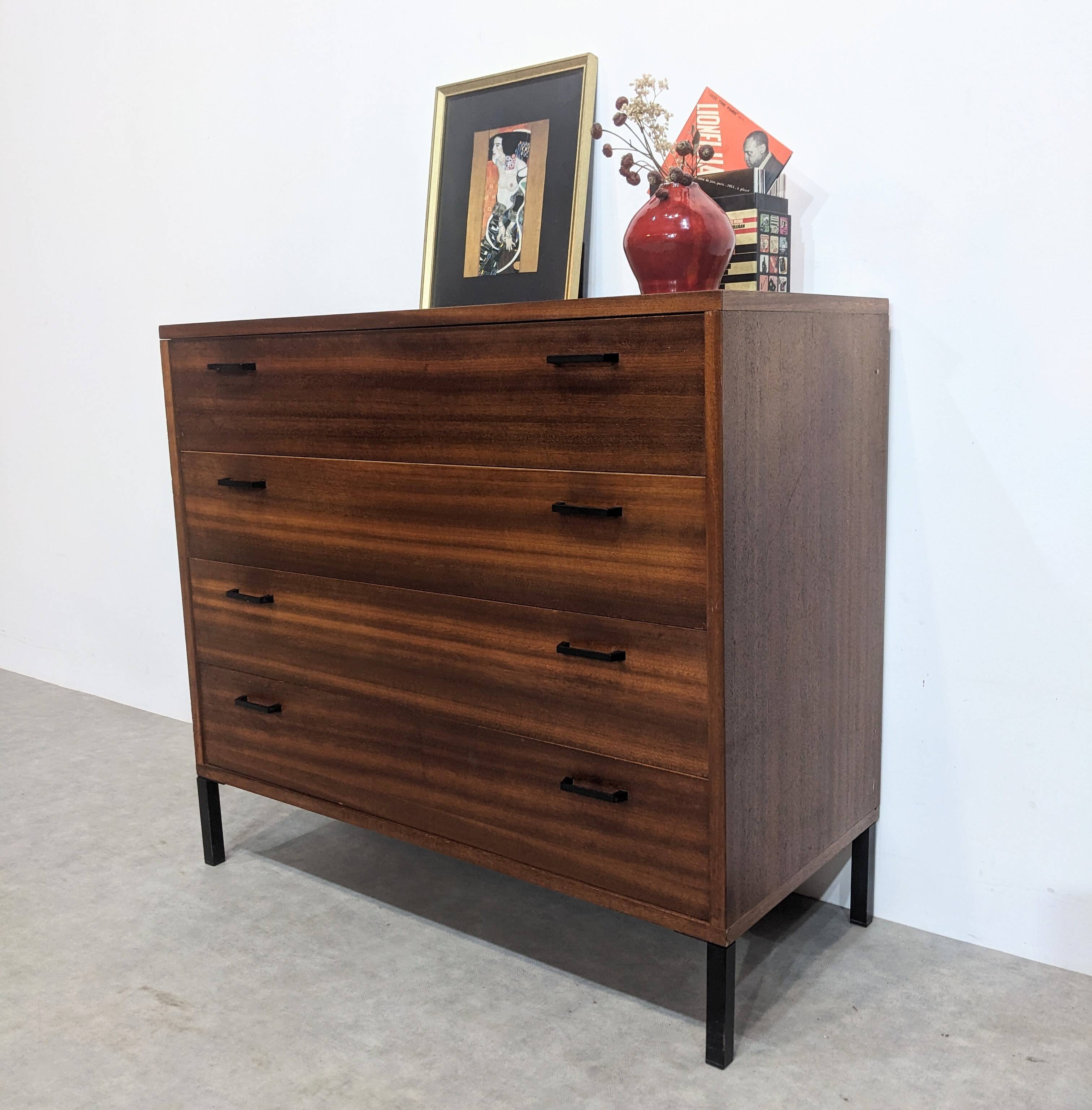Vintage chest of drawers