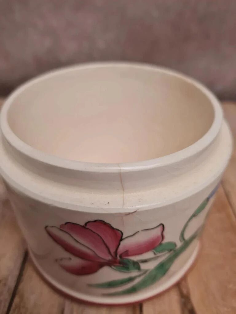 Small covered pot Sarreguemines with an old floral design – vintage charm