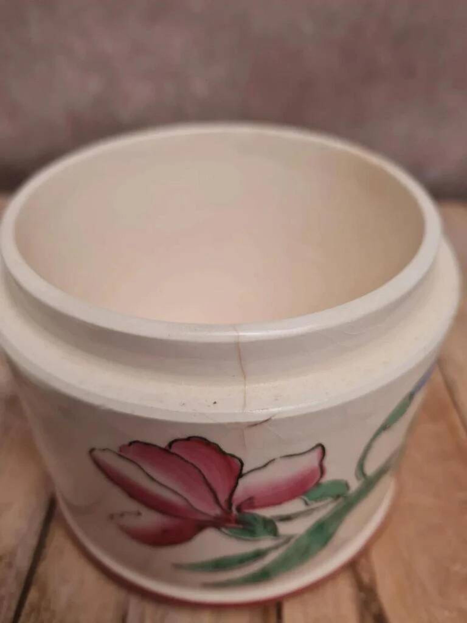 Small covered pot Sarreguemines with an old floral design – vintage charm
