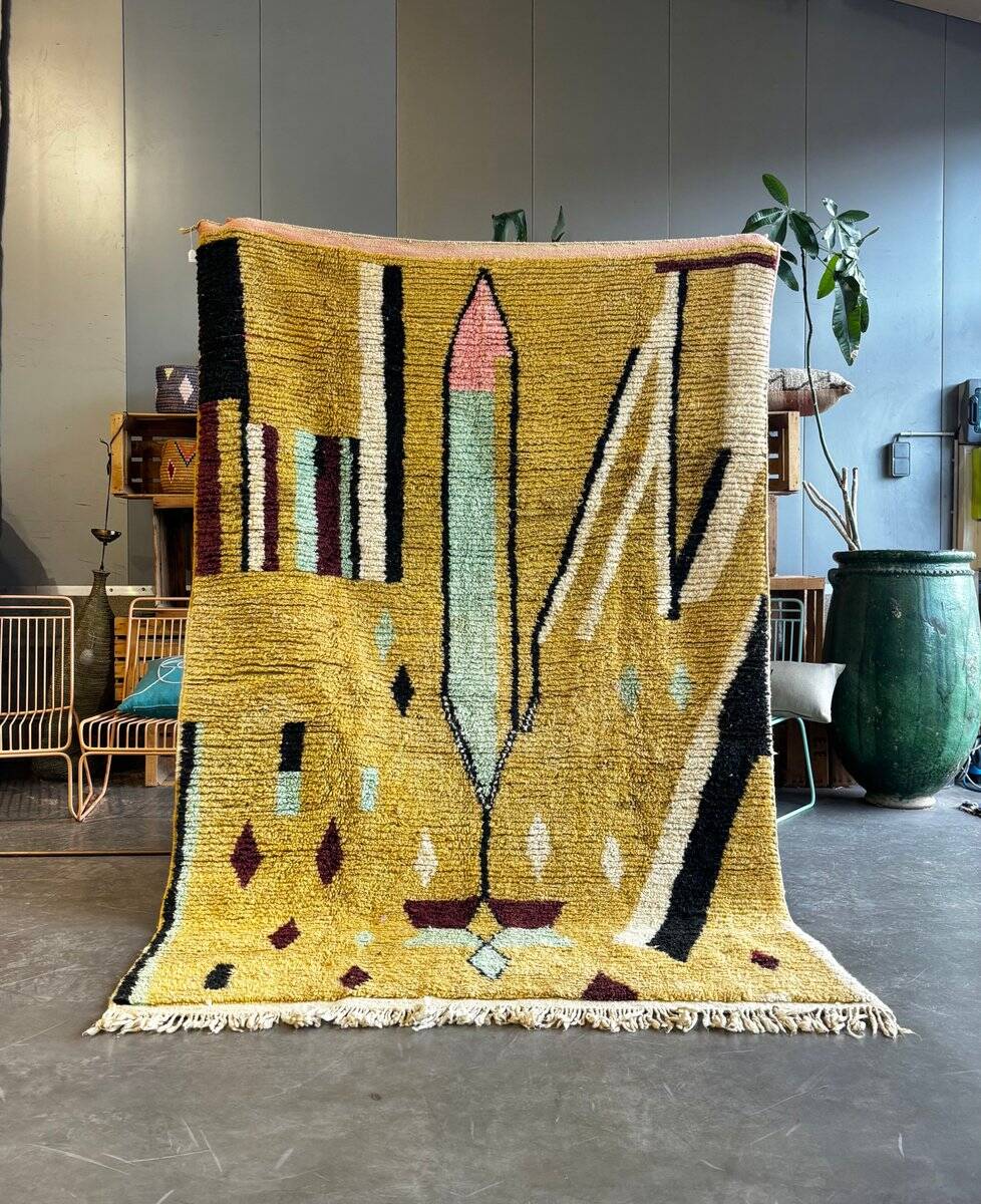 Modern Moroccan Boujad Berber rug in wool