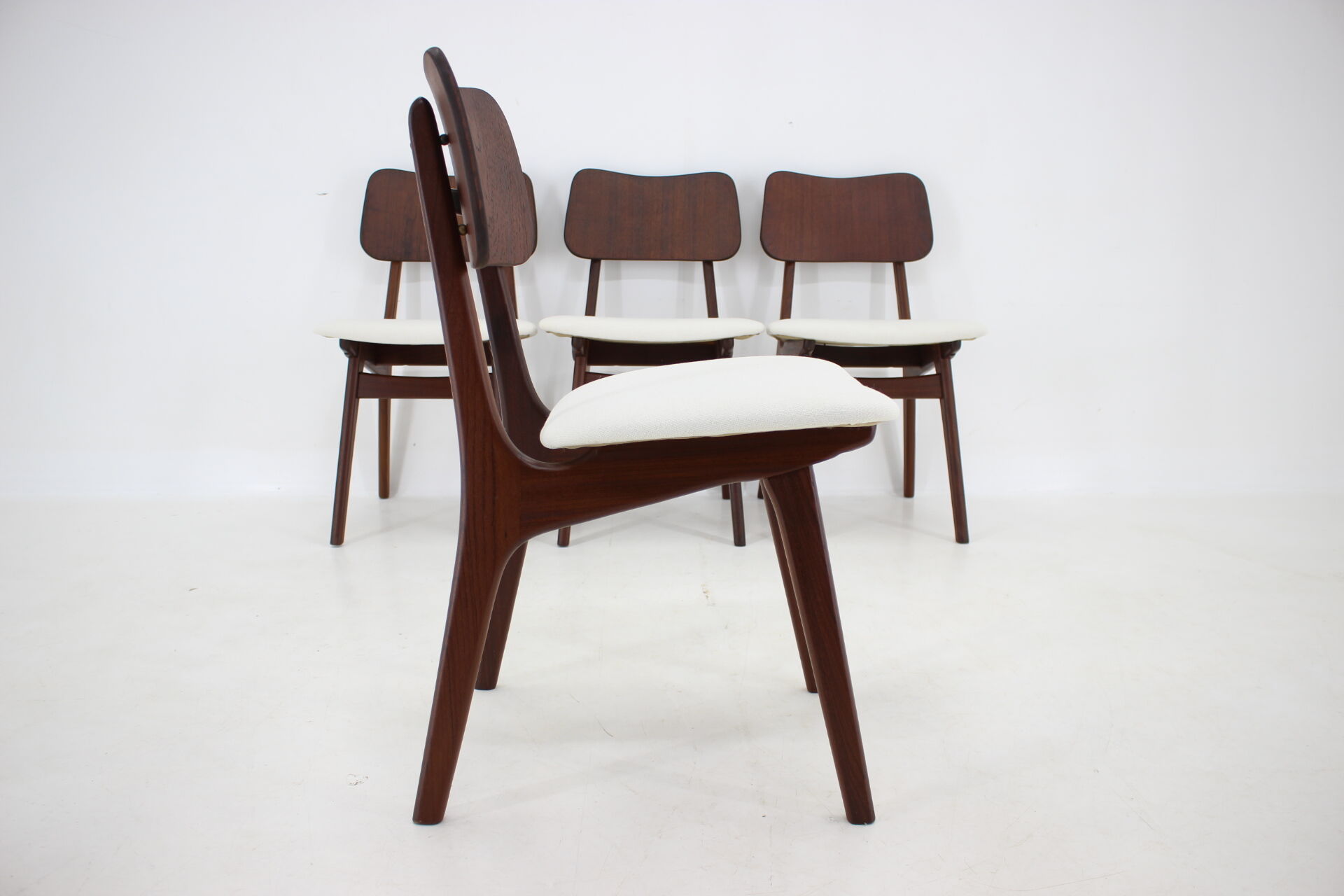1960s Ib Kofod-Larsen Set Of 4 teak Dining Chairs Model 74 Denmark