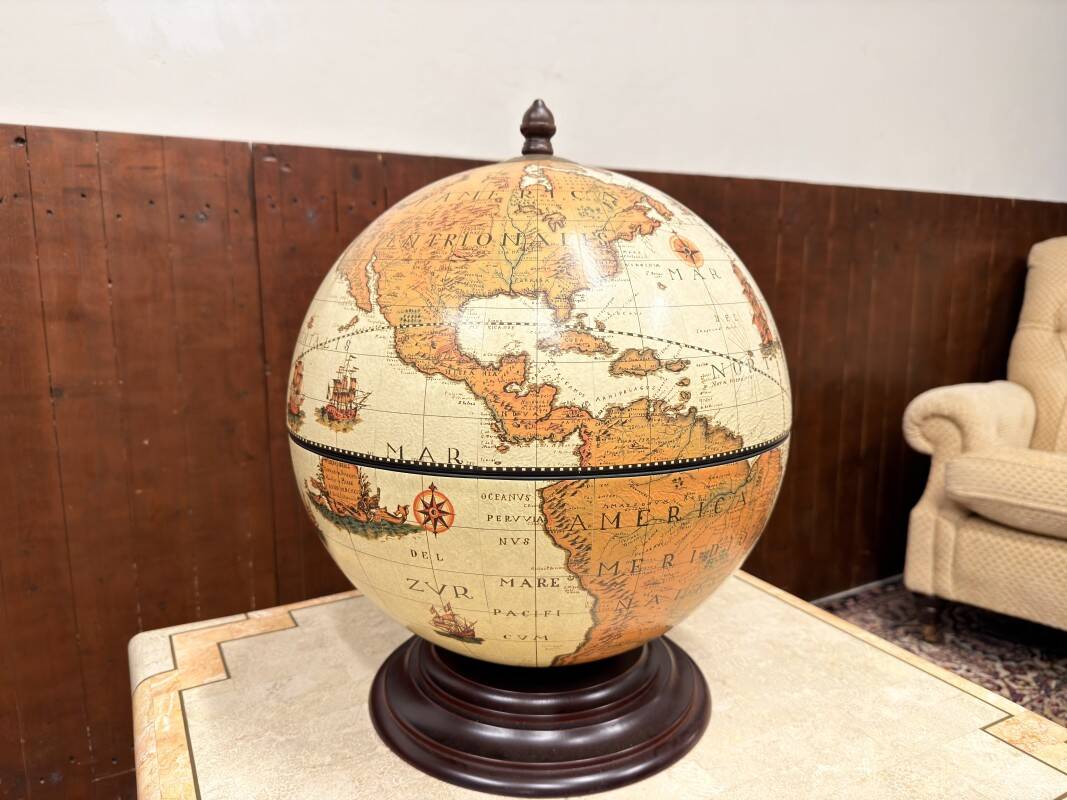 Table Barglobe Zoffoli classique italien