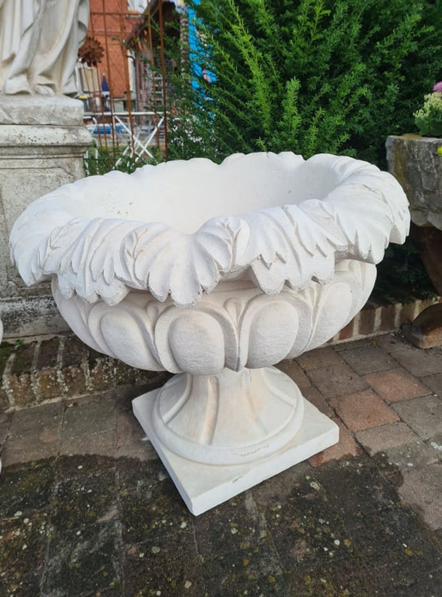 Vase médicis en pierre reconstituée