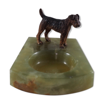 Empty pocket in green onyx has Schnauzer dog décor. Bronze of Vienna polychrome 19th.