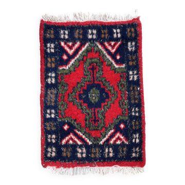 Vintage Middle Eastern Hamadan rug handmade from wool – 40 x 58 cm 1970s