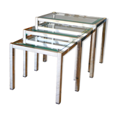 3 tables basses gigognes en laiton doré et plateaux en verre biseauté, 1980