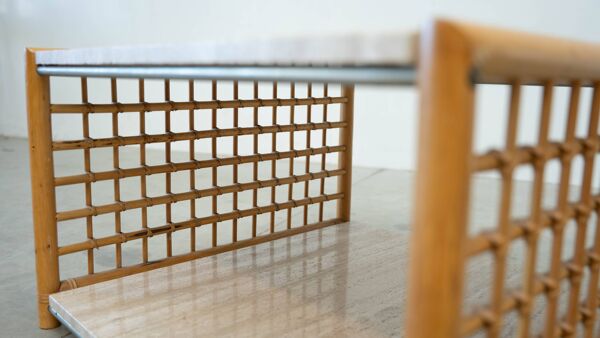 Table basse en travertin et en rotin