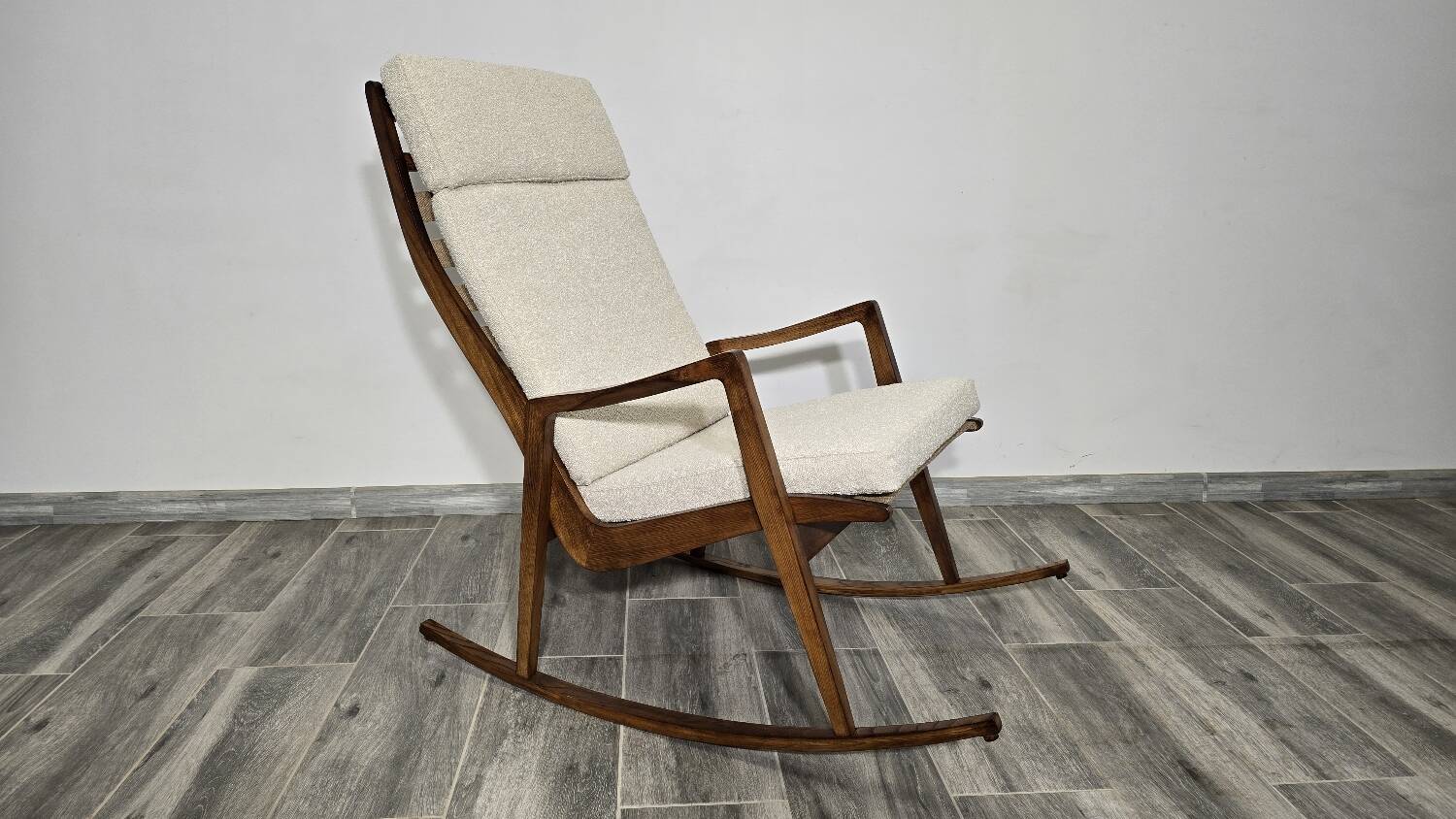 Chaise à bascule du milieu du siècle