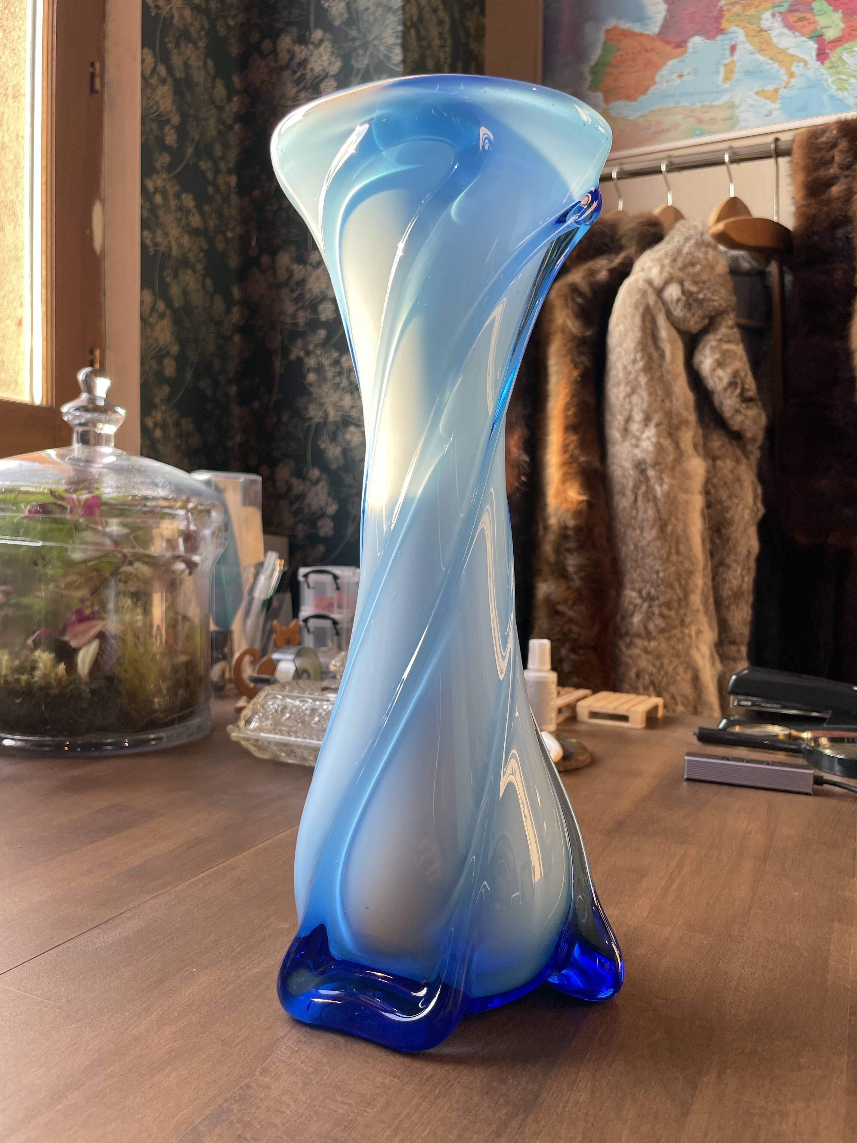 Large twisted blue vase made of Empoli glass, Tuscany, Florence (1950, Italy)