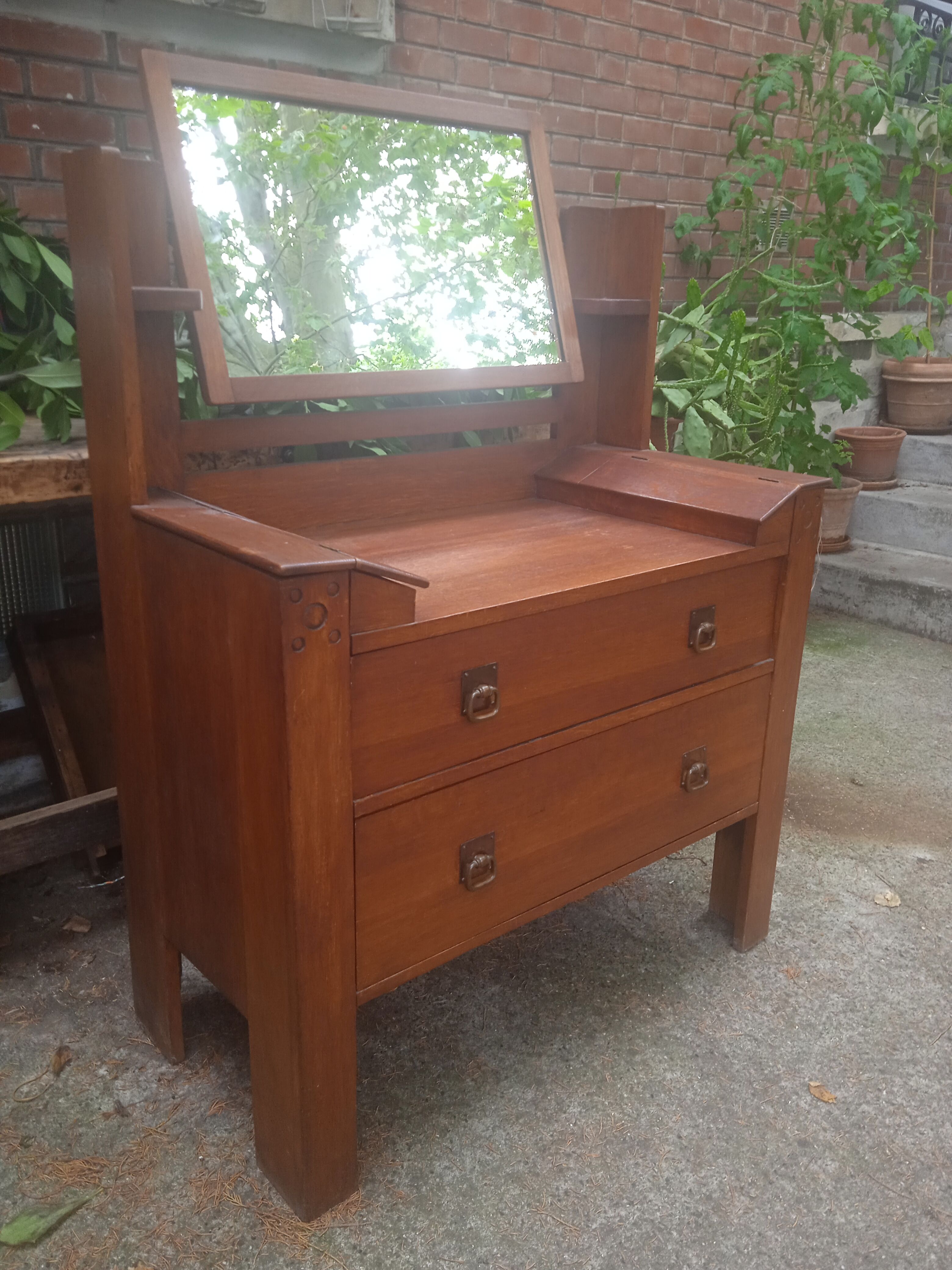 Art deco hairdresser, handcrafted