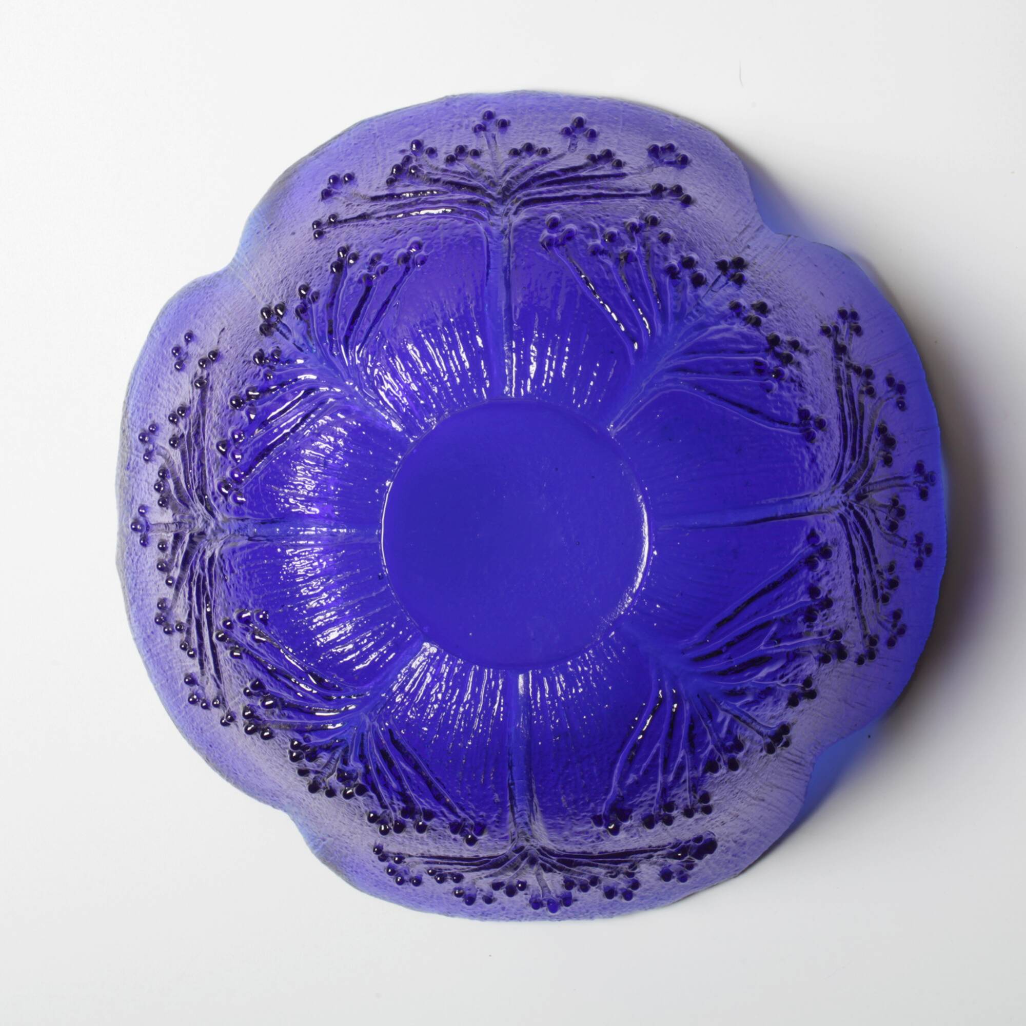 Cobalt Blue Vintage Glass Bowl / Cow Parsley Design by Pertti Kallioinen
