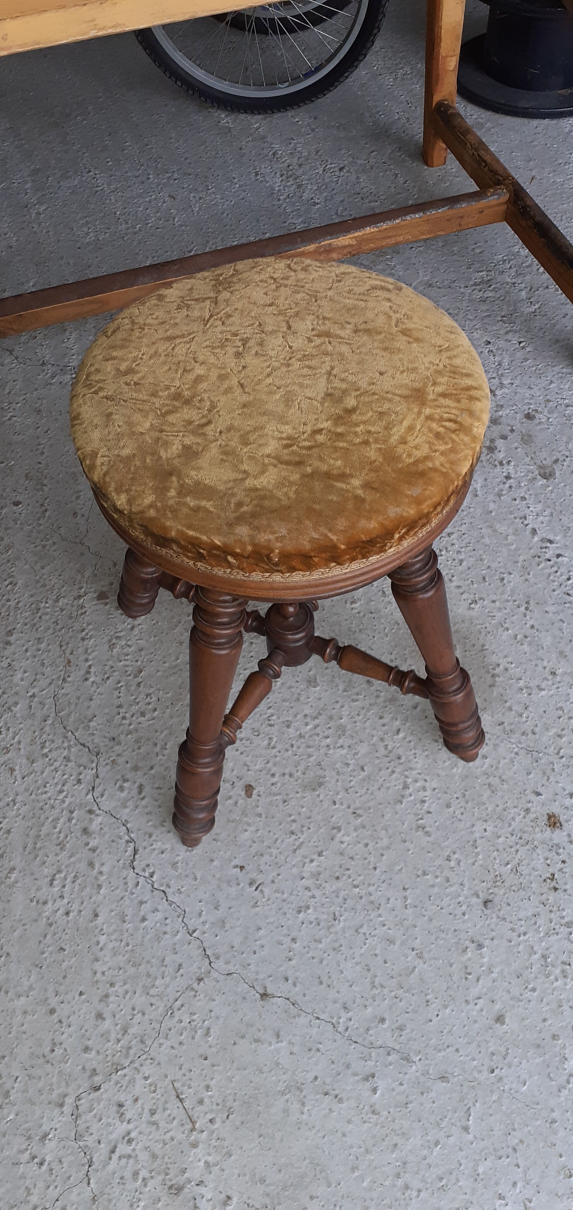 Piano stool