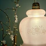 Suspension globe vintage en verre dépoli rose