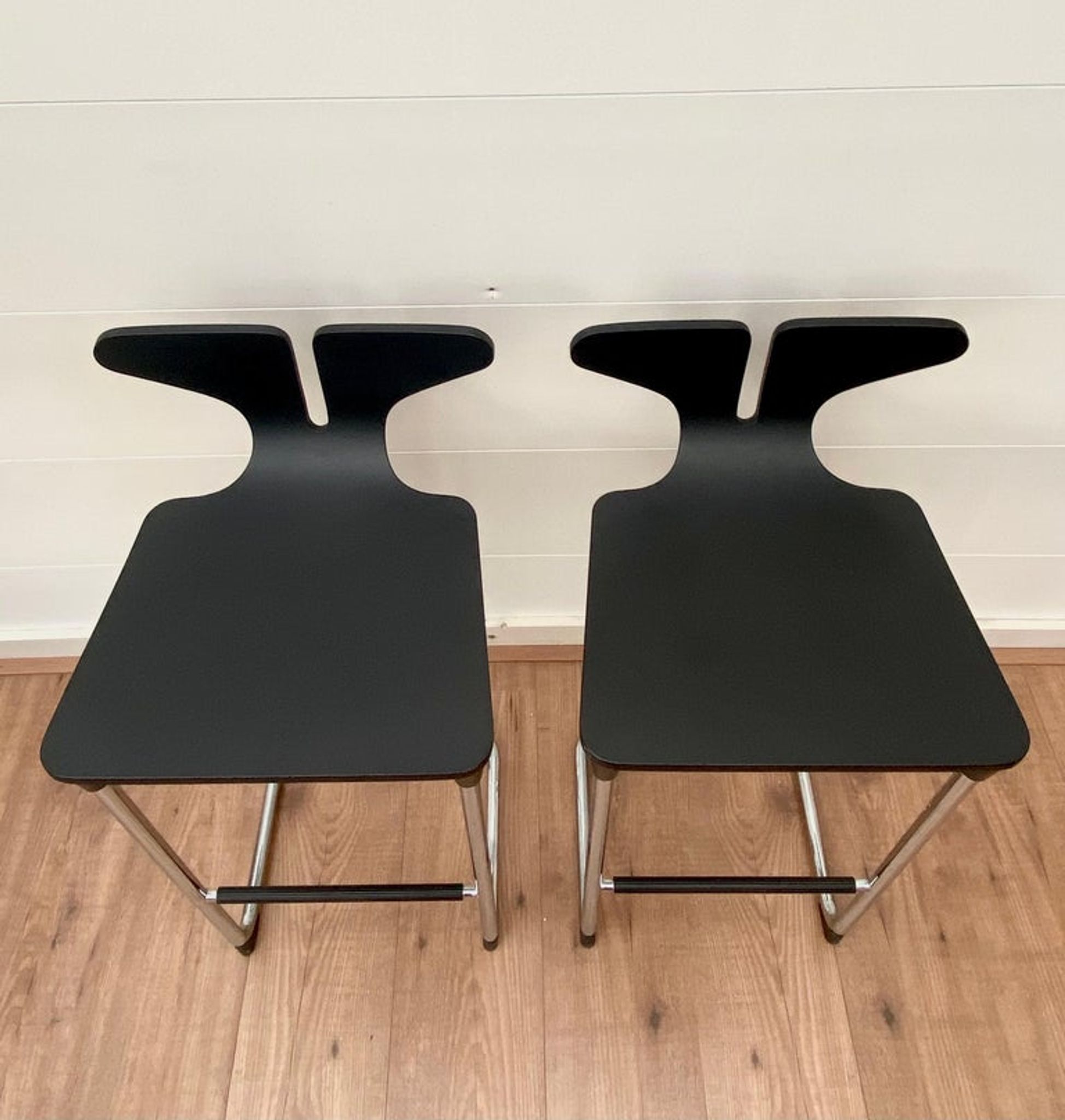 Tabourets de bar modernes noirs et chromés de casamania, set de 2