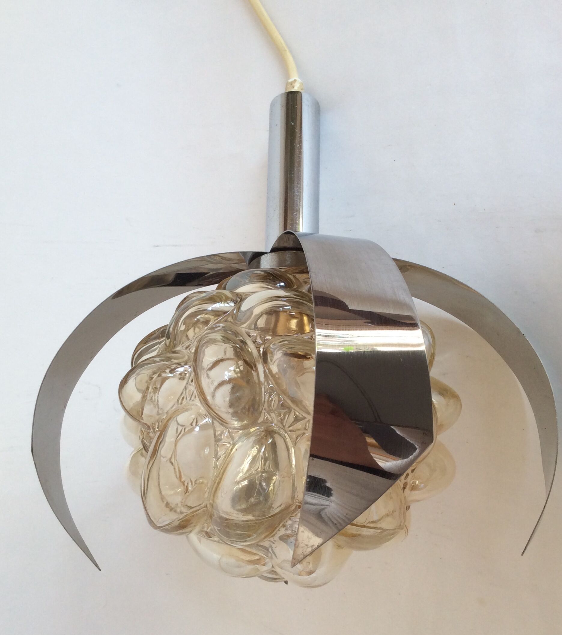 Suspension par Helena Tynell