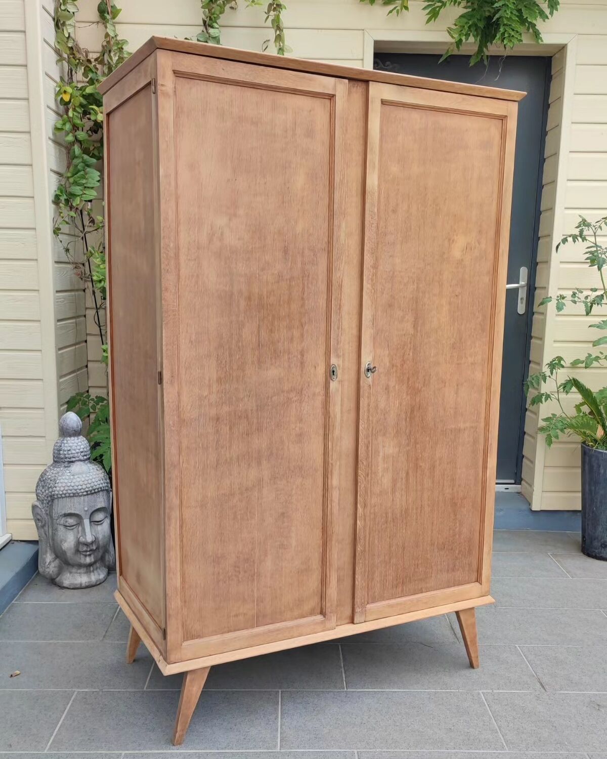 Vintage wardrobe cabinet year 70 feet Compass