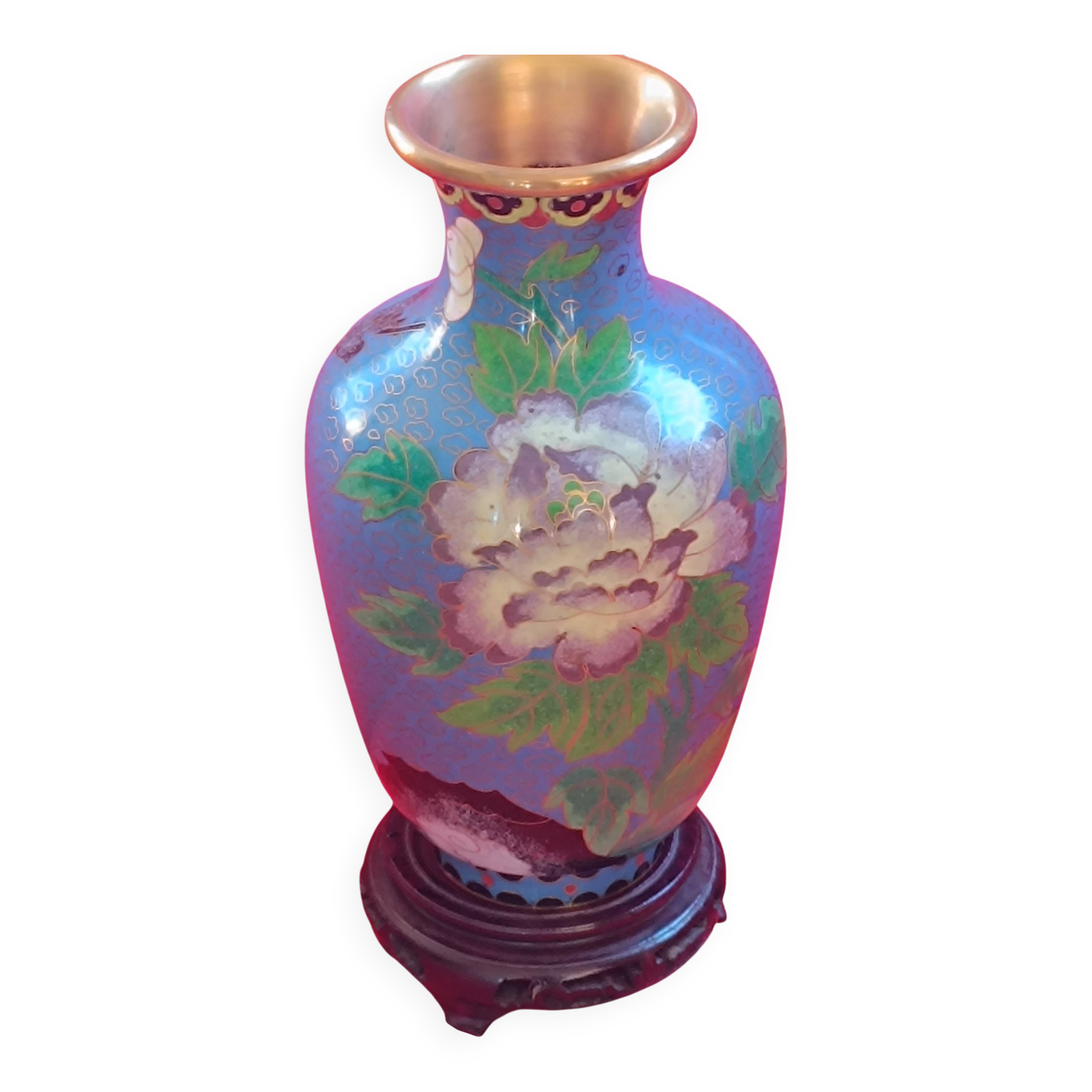 Chinese enamelled vase on copper on a base. Shades of blue.