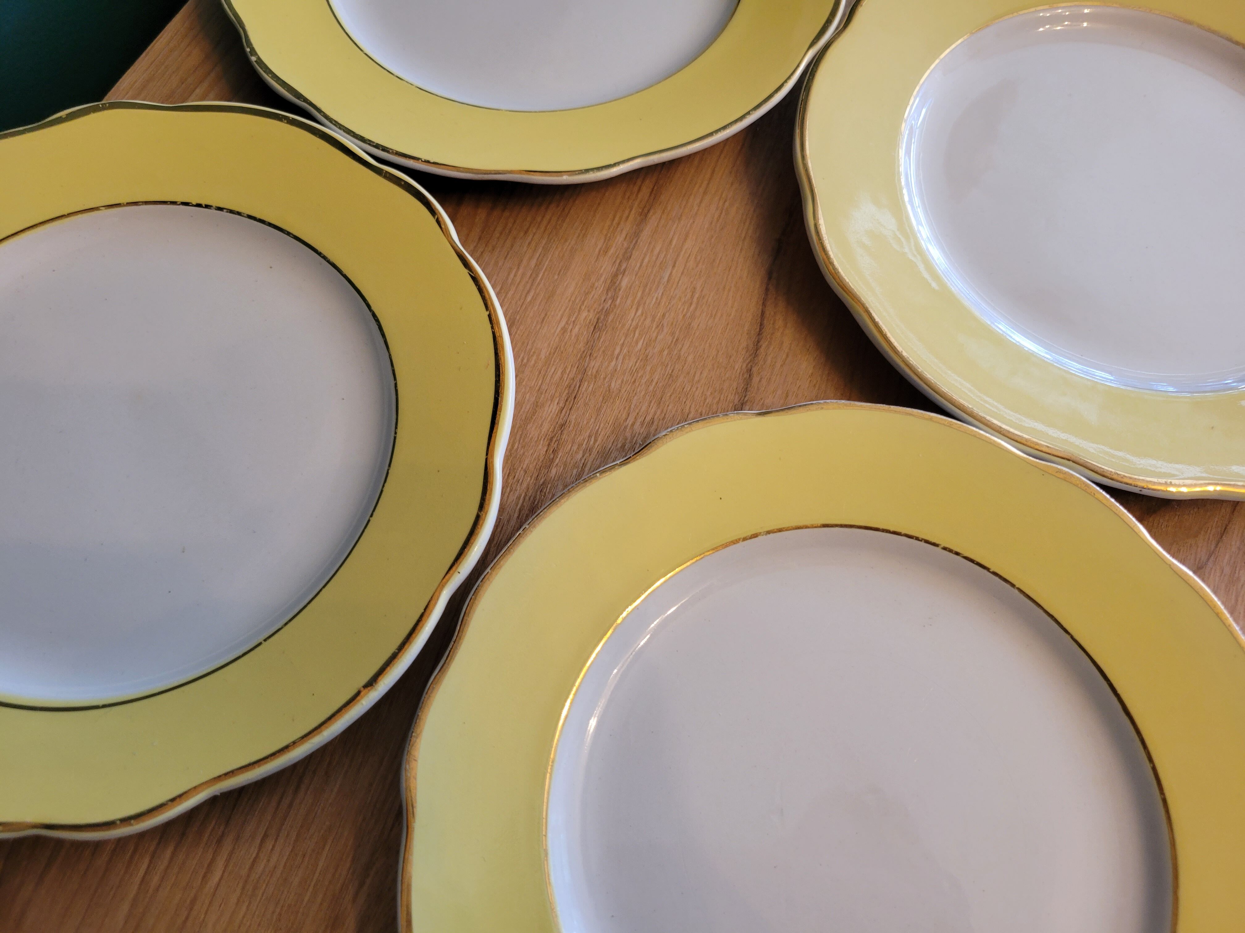 6 flat plates Lunéville Daffodil yellow and golden vintage