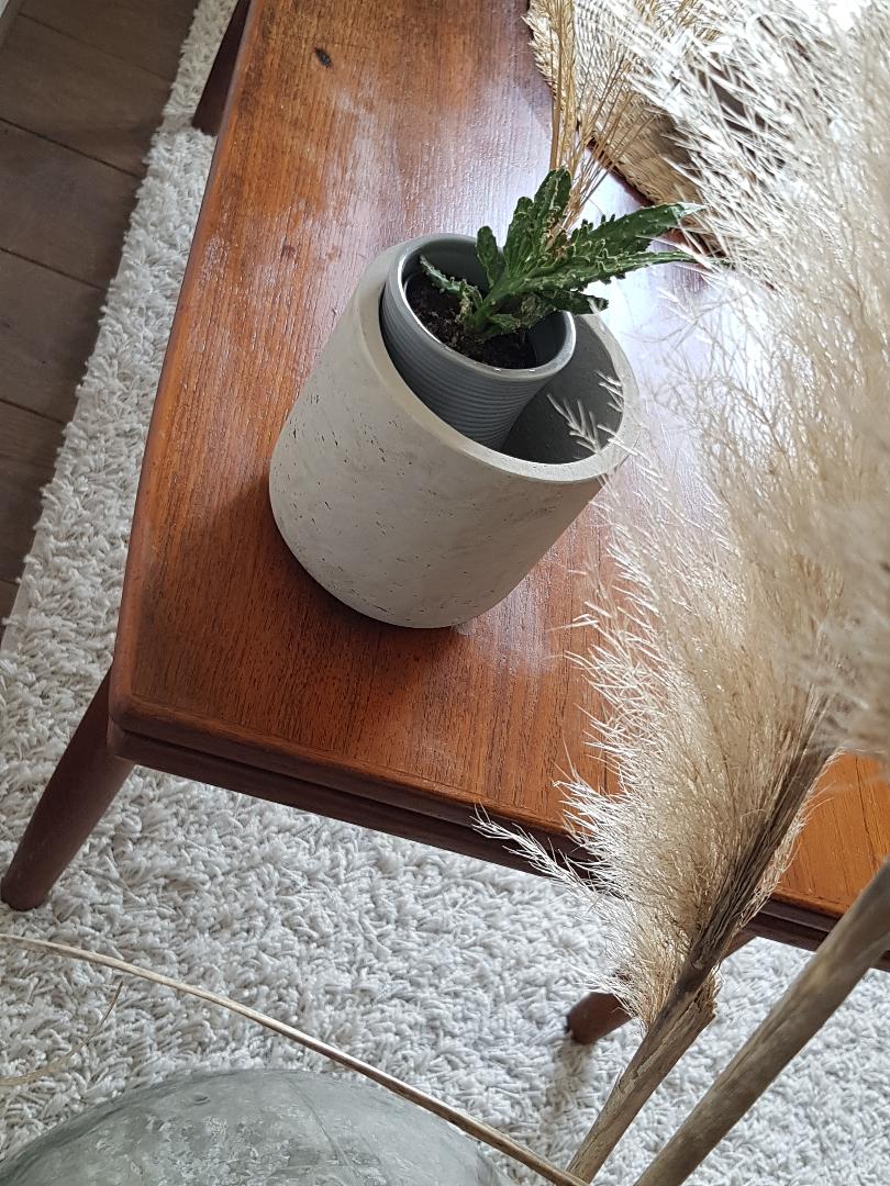 Scandinavian coffee table circa 1960 - by F. Ohlsson in teak (model Sesam, brand Tingstrom)