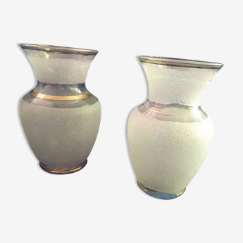 Deux vases blancs vintage en verre effet granité années 50