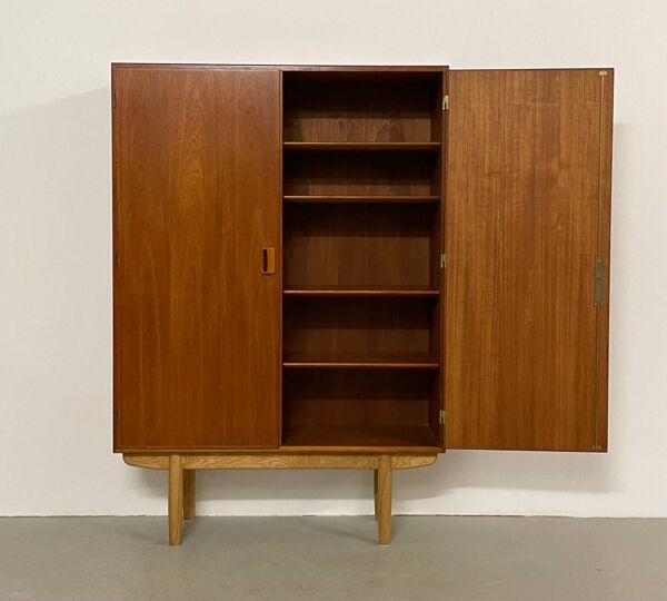 Armoire mince de Borge Mogensen, Danemark des années 1950