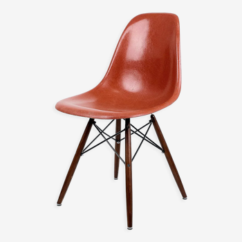Chaises DSW Terracotta de Charles & Ray Eames 1972