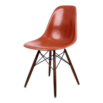 Chaises DSW Terracotta de Charles & Ray Eames 1972