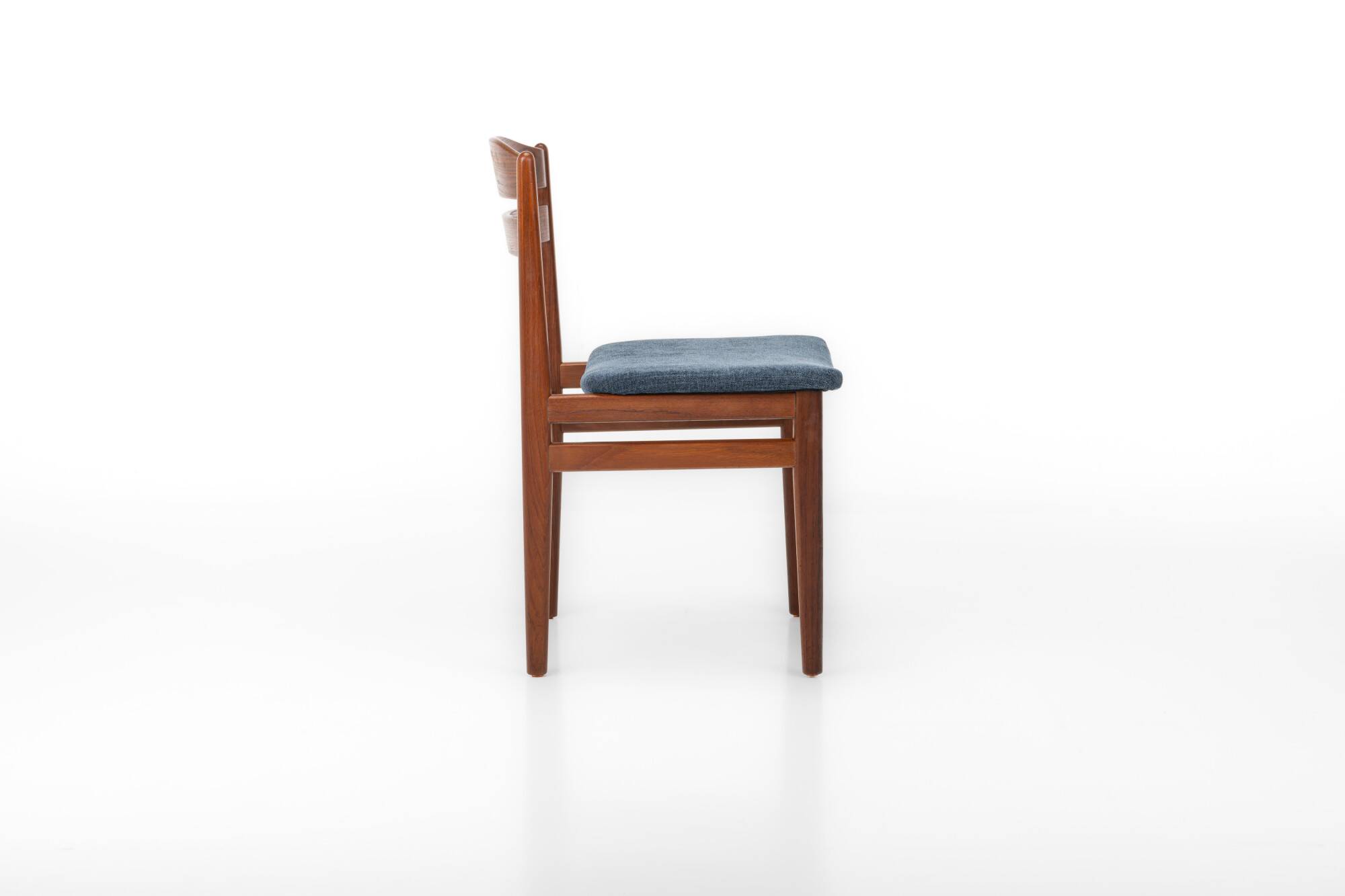 Set of 4 vintage dining chairs in teak and blue fabric