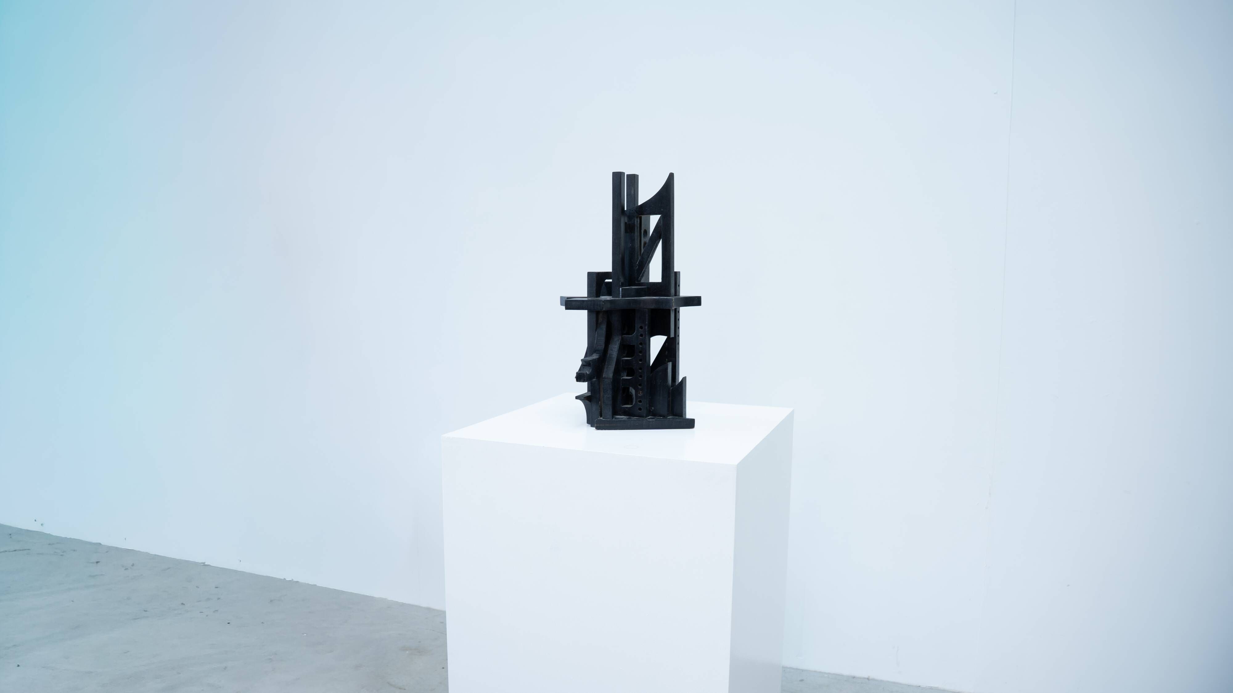 Sculpture en bois italienne abstraite