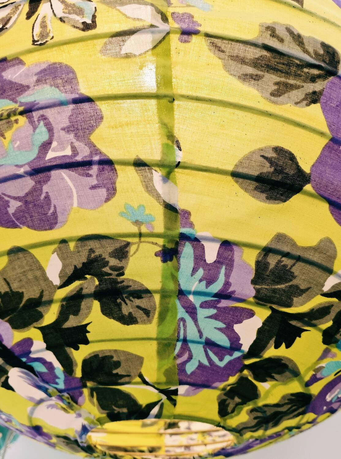 Printed fabric pear-shaped suspension